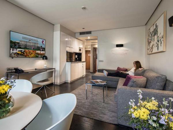 Apartosuites Jardines de Sabatini : photo 2 de la chambre suite