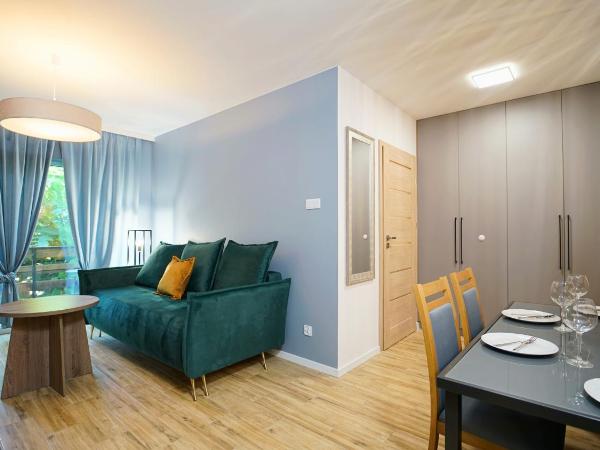 Apartamenty EverySky - Słowackiego 5a-b : photo 4 de la chambre appartement avec balcon