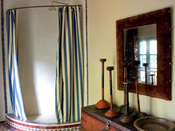 Riad Jardin Des Biehn : photo 8 de la chambre le persan