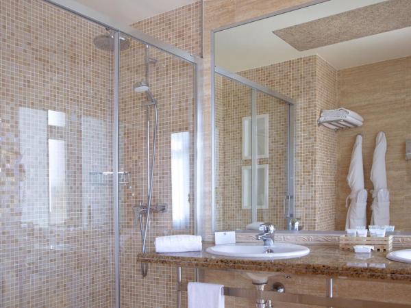 Hotel Delfín : photo 2 de la chambre suite