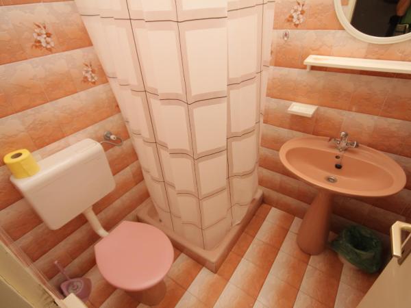 Rooms with a parking space Makarska - 6778 : photo 3 de la chambre chambre double