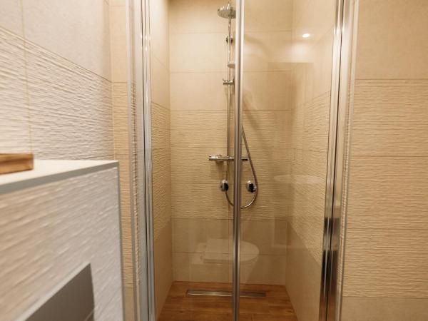 Lábasház Debrecen : photo 2 de la chambre chambre lit king-size