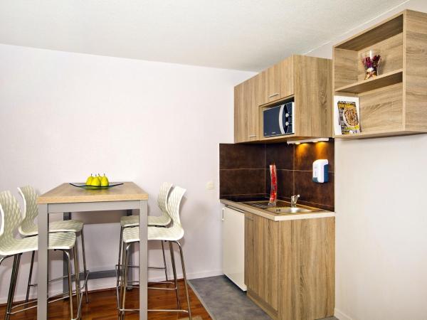 Séjours & Affaires Strasbourg Kleber : photo 2 de la chambre grand studio (3 adultes)
