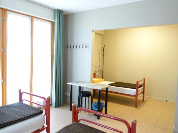 Ostello Torino : photo 4 de la chambre chambre triple avec salle de bains privative