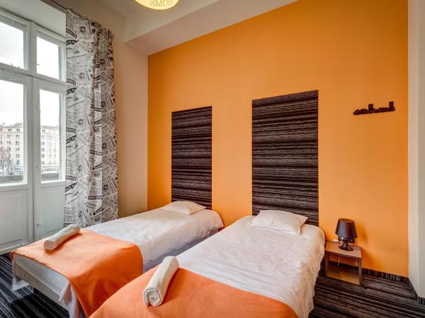 Planet Hostel : photo 1 de la chambre chambre double ou lits jumeaux avec salle de bains commune