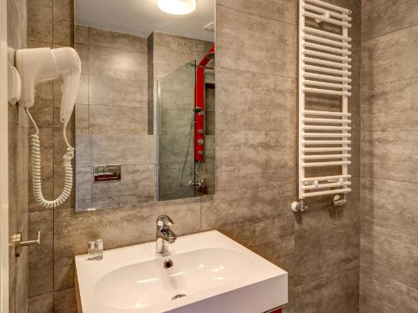 Planet Hostel : photo 10 de la chambre appartement 1 chambre avec canapé-lit