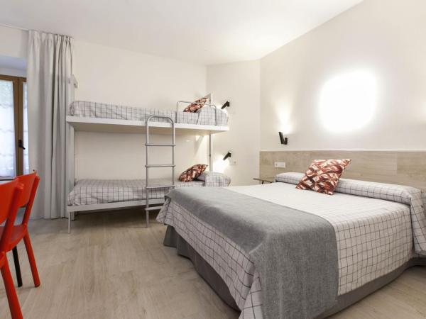 Hostal Castilla II Puerta del Sol : photo 5 de la chambre chambre familiale