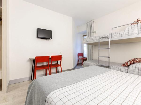 Hostal Castilla II Puerta del Sol : photo 4 de la chambre chambre familiale