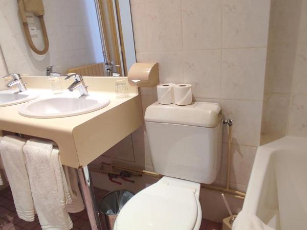 Grand Hôtel du Havre : photo 5 de la chambre chambre quadruple