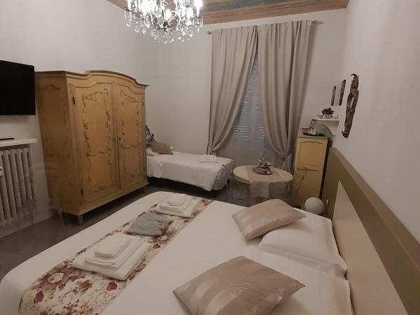 Il Sogno Torino Guesthouse : photo 10 de la chambre chambre triple avec salle de bains privative