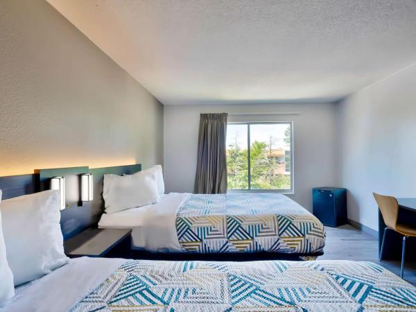 Motel 6 Virginia Beach : photo 1 de la chambre chambre quadruple - accessible aux personnes à mobilité réduite - non-fumeurs