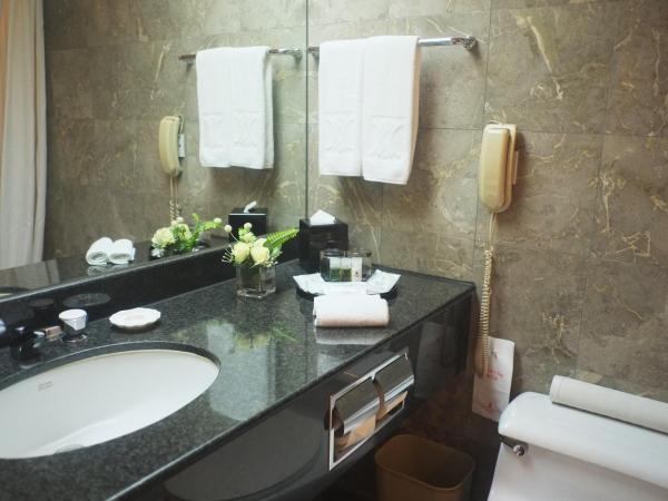 The Kimberley Hotel : photo 2 de la chambre non smoking - city view superior room with double bed