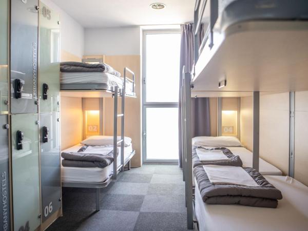 Urbany Hostel Barcelona : photo 4 de la chambre lit simple dans dortoir à 6 lits