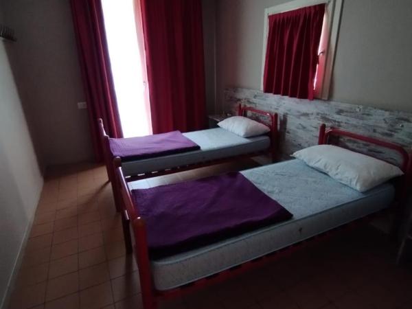 Ostello Torino : photo 4 de la chambre chambre lits jumeaux standard avec salle de bains commune