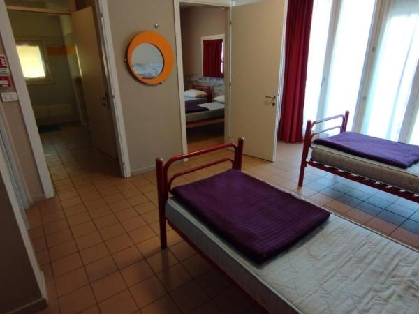 Ostello Torino : photo 3 de la chambre chambre quadruple avec salle de bains privative