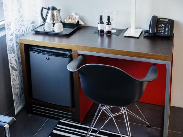 Center Hotels Arnarhvoll : photo 1 de la chambre chambre double - vue sur mer