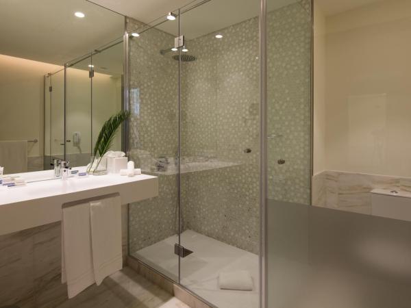 Pestana Porto - A Brasileira, City Center & Heritage Building : photo 3 de la chambre suite triple 