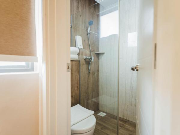 Hotel 81 Premier Star : photo 7 de la chambre chambre lit queen-size deluxe