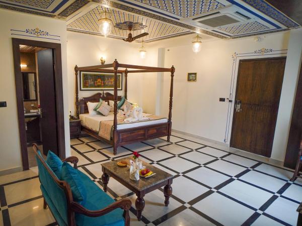 The Amar Mahal by Trulyy : photo 5 de la chambre suite