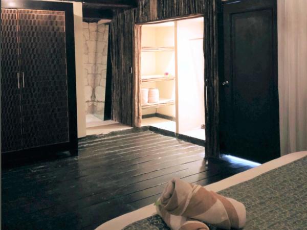Villa Las Estrellas Tulum - located at the party zone : photo 5 de la chambre suite junior - vue sur jardin
