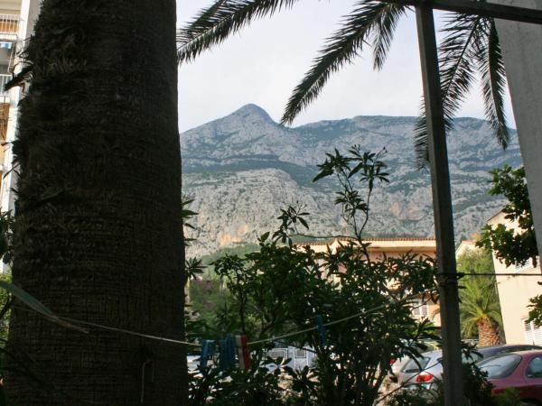 Apartments and rooms with parking space Makarska - 6644 : photo 6 de la chambre studio avec terrasse