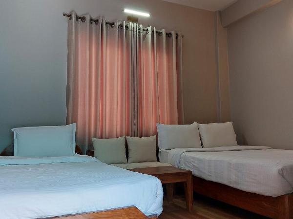 Hotel Blossom : photo 4 de la chambre chambre lits jumeaux avec salle de bains