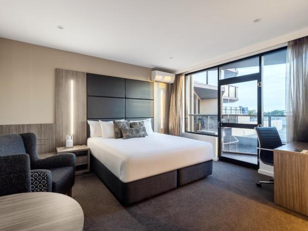 Rydges South Park Adelaide : photo 5 de la chambre chambre king spa