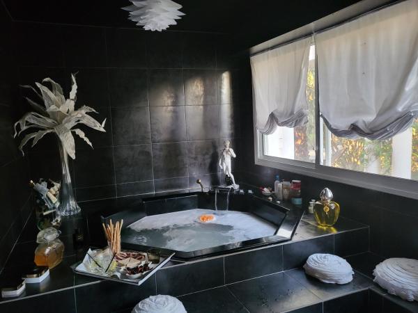 Petra-Bianca : photo 3 de la chambre suite deluxe avec baignoire spa
