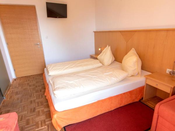 Café Pension Alpina : photo 3 de la chambre chambre double