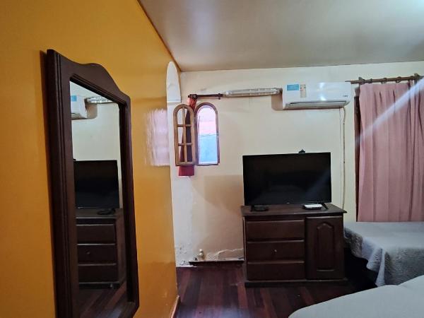 Hostel Ruca Potu : photo 6 de la chambre chambre triple avec salle de bains privative