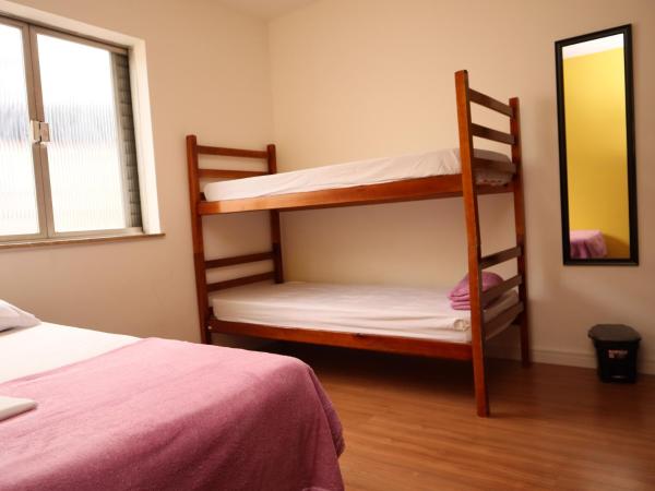 MADÁ hostel : photo 3 de la chambre chambre quadruple Économique avec salle de bains commune