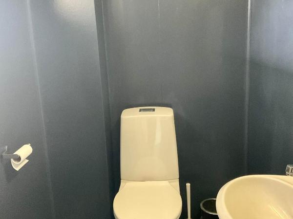 private room in shared apartment : photo 2 de la chambre chambre double avec salle de bains commune