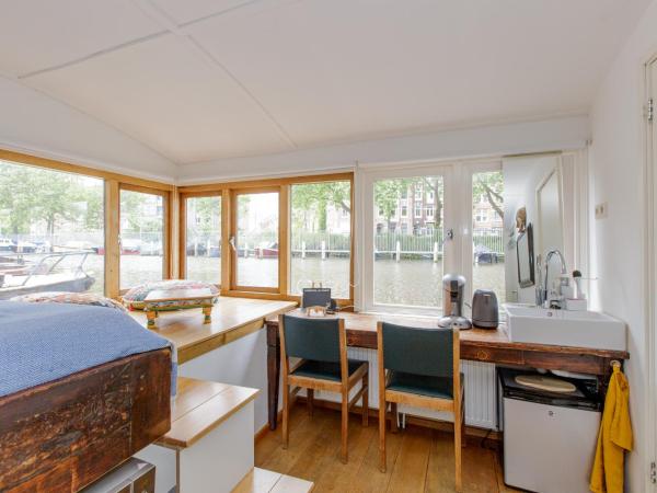 The Amsterdam Houseboat Family - de Jordaan : photo 4 de la chambre studio sur péniche - vue sur canal