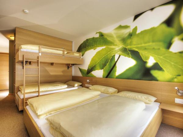 Smart-Hotel : photo 4 de la chambre chambre triple