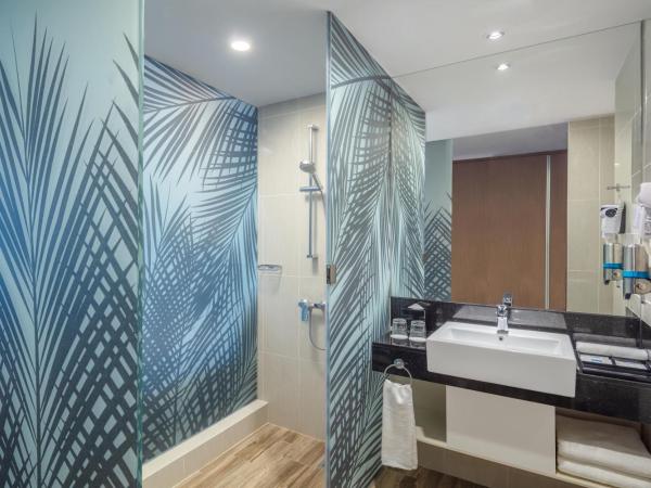 Holiday Inn Express Kota Kinabalu City Centre, an IHG Hotel : photo 7 de la chambre chambre standard