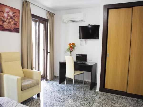 Hotel de Los Faroles : photo 2 de la chambre chambre triple