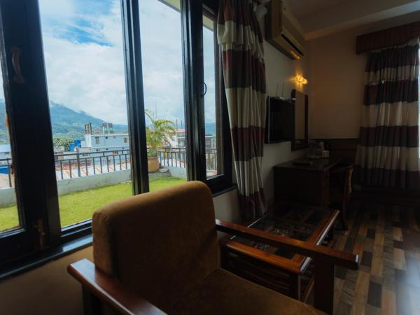 Hotel Tulsi : photo 2 de la chambre chambre deluxe double ou lits jumeaux