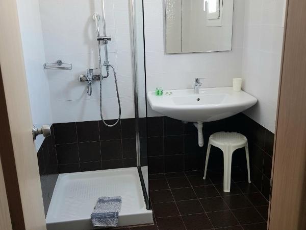 Hotel Gorgona : photo 8 de la chambre chambre double avec lit d'appoint