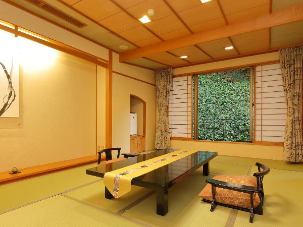 Arima Onsen Taketoritei Maruyama : photo 1 de la chambre chambre supérieure de style japonais - vue sur montagne - non-fumeurs