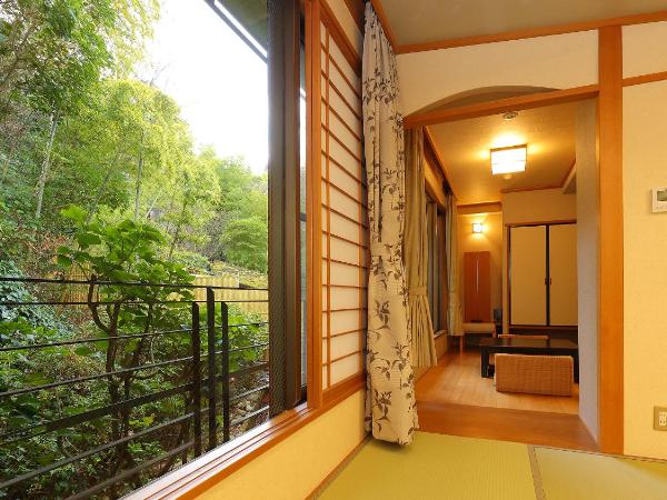 Arima Onsen Taketoritei Maruyama : photo 4 de la chambre chambre supérieure de style japonais - vue sur montagne - non-fumeurs