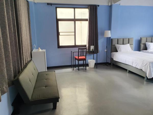 HOUSEMODE - BAANYAI @ Wongwian Yai : photo 9 de la chambre grande chambre double ou lits jumeaux