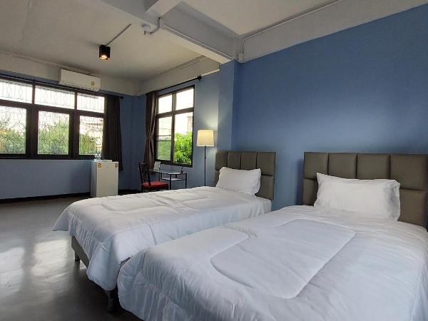 HOUSEMODE - BAANYAI @ Wongwian Yai : photo 6 de la chambre grande chambre double ou lits jumeaux
