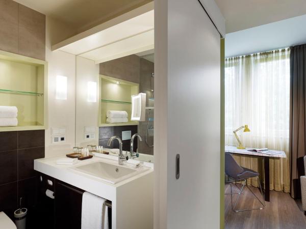 Hotel Indigo - Dusseldorf - Victoriaplatz, an IHG Hotel : photo 4 de la chambre chambre double standard