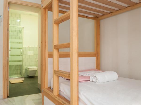 The Nomad Hostel&Pension : photo 1 de la chambre lit dans dortoir pour femmes de 4 lits