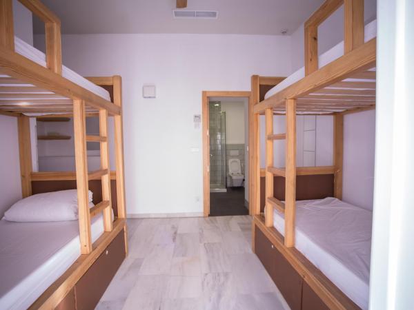 The Nomad Hostel&Pension : photo 4 de la chambre lit dans dortoir pour femmes de 4 lits