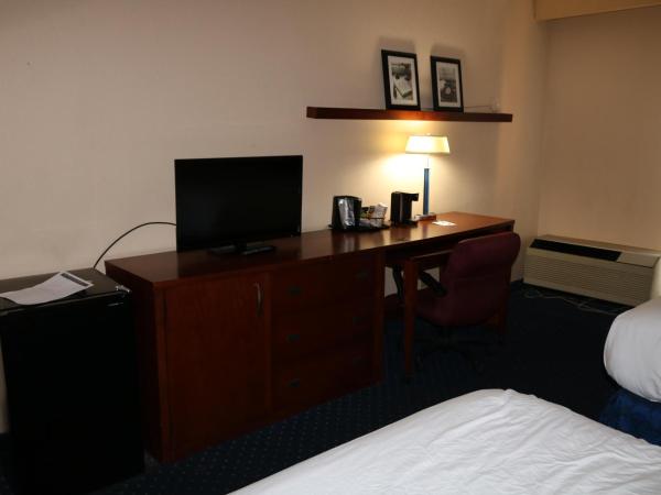 Baymont by Wyndham Columbia Northwest : photo 4 de la chambre chambre 2 lits queen-size - accessible aux personnes à mobilité réduite - non-fumeurs