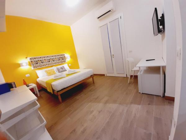 Camera Olbia Centro, vacanze Olbia e dintorni : photo 8 de la chambre chambre lit king-size avec balcon