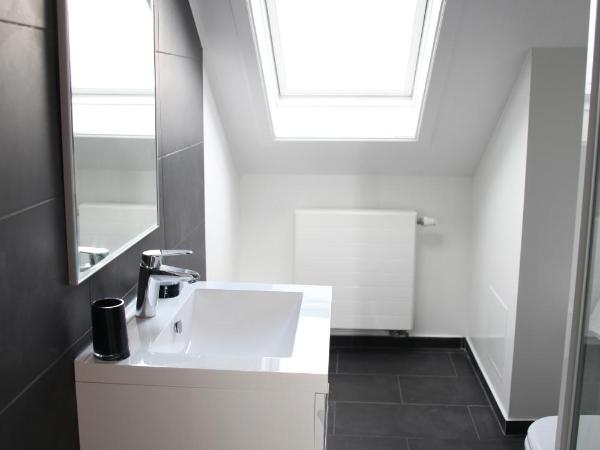 Hotel Satellite : photo 10 de la chambre chambre double standard