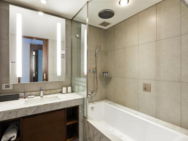 LOTTE City Hotel Gimpo Airport : photo 3 de la chambre chambre lits jumeaux familiale supérieure - vue sur aéroport