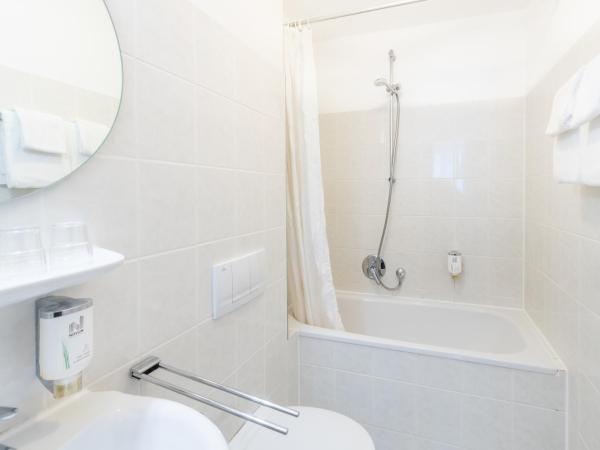 Hotel Leonet : photo 6 de la chambre chambre double confort